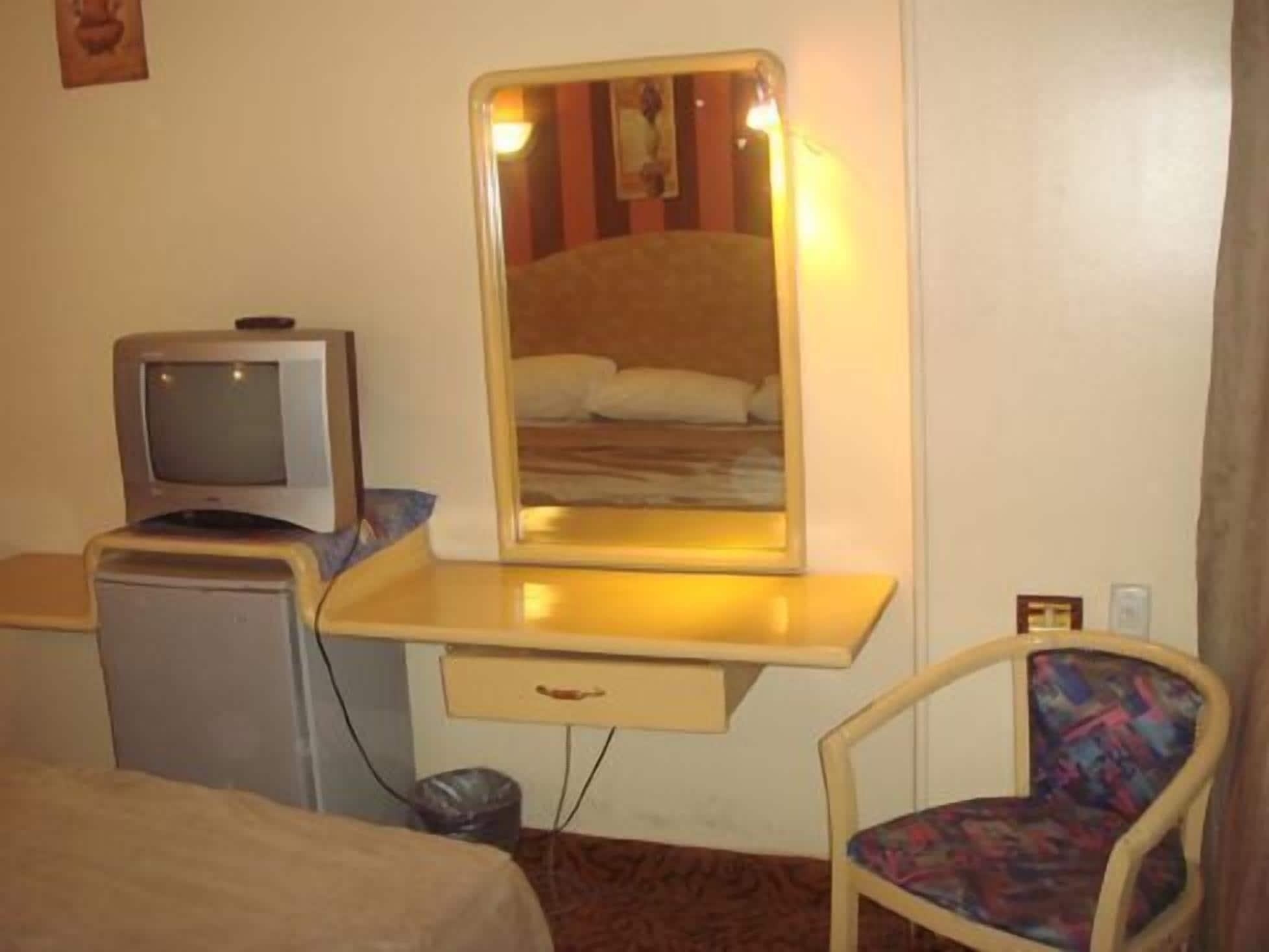 Oasis Hotel Heliopolis Cairo Exterior photo